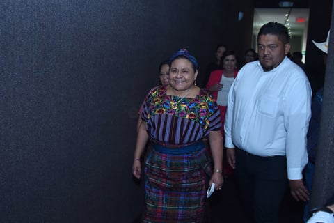 La conferencia se llevó a cabo en el Teatro Centauro.