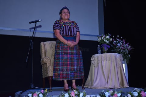 Trató el tema sobre la mujer y su participación en la política.