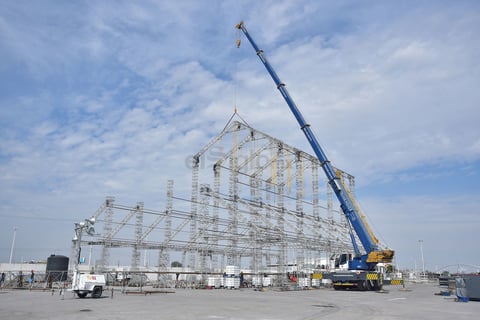 La estructura Mk de aluminio, sobre la que se levantará en Torreón, la reproducción a tamaño real de la Capilla Sixtina del Vaticano; ya se encuentra a un 40 por ciento de avance, explicó el productor del proyecto, Gabriel Berumen.