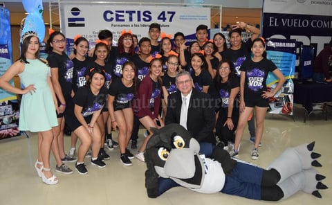 07032018 Alumnos y directivos del CETIS 47 de Gómez Palacio, Dgo.