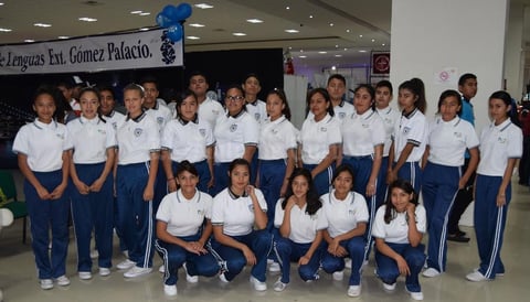 07032018 Jovencitos de la Secundaria 'Centenario de la Rev. Mexicana' de la Col. Las Noas de Gómez Palacio.