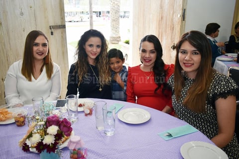 07032018 FIESTA DE CANASTILLA.  Norma María con Ana Victoria, Alma, Joaquín y Montse.