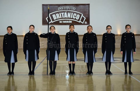 08032018 DESTACADA PARTICIPACIóN.  En días pasados, se realizó el Tercer Concurso de Escoltas de Bandera en las categorias de Primaria y Secundaria, en el cual resultaron ganadoras del Primer lugar la Escolta de Secundaria y Segundo lugar la Escolta de Primaria del Instituto Británico de Torreón.
