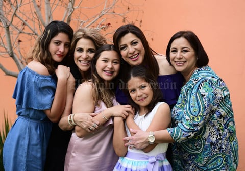 11032018 EN FAMILIA.  Aracely Rodríguez de Quezada en su celebración de cumpleaños.