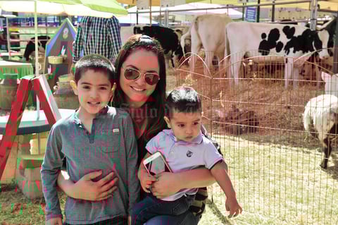 13032018 Carmen Contreras, Maximiliano y Rogelio López.