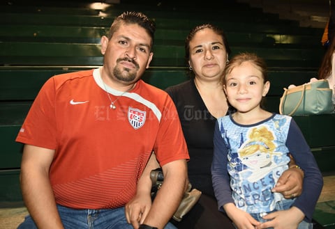 14032018 Irvin Muñoz Martínez, Lily y Nicole.