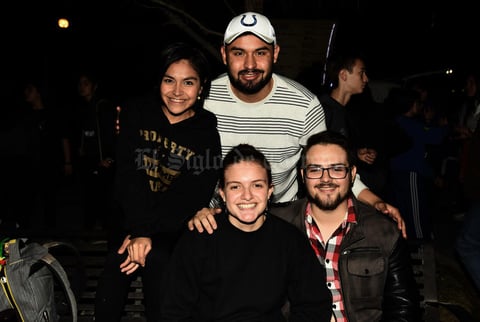 16032018 DE FIESTA.  Eloísa Valdez y Roberto Flores.