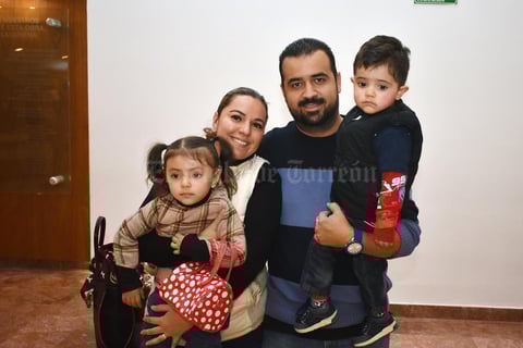16032018 ENTRE AMIGOS.  Ale Gutiérrez, Tamara Vera, Andrea Morales y Farid Guzmán.