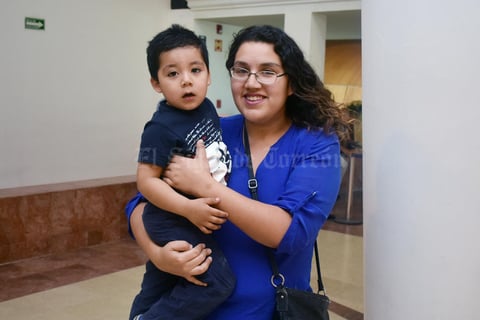 16032018 EN EL TEATRO.  Mateo y Cecilia.