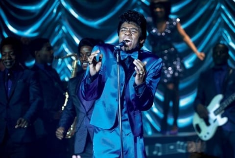 En 2014, Chadwin Boseman interpretó al cantante de soul James Brown en la película biográfica I feel good.