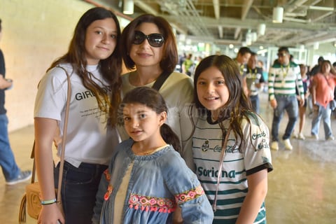 20032018 Loretta, Tamara, Laura y Renata.