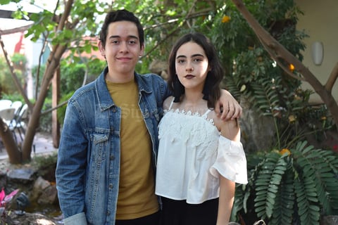 19032018 ENTRE AMIGAS.  Andrea y Marcela.