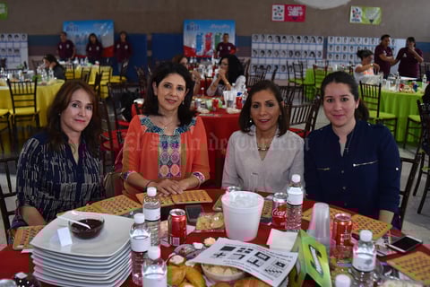 23032018 EN EL BINGO DEL HECAT.  Alejandra, Cecilia, Lucía y Ana Lucía.