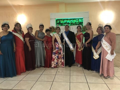 25032018 Coronan a la reina