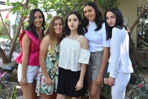 25032018 ENTRE AMIGAS.  Sofía, Romina, Andrea, Ana Lu y Mónica.