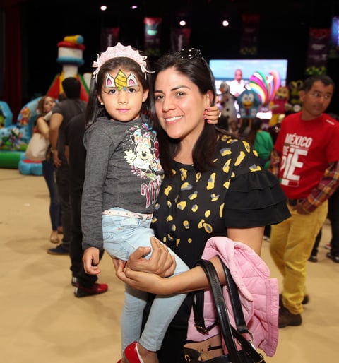 Ana Zamora y María Paola.