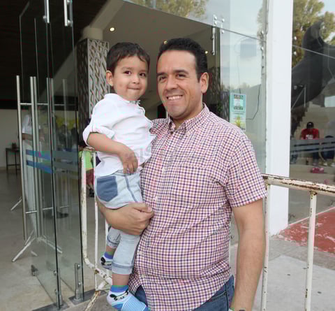 Salvador Ávalos y Santiago.
