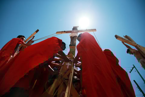 En el templo de Nuestra Señora de Los Ángeles, se llevó a cabo la edición 44 del Viacrucis.