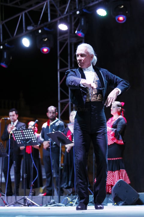 La banda de guerra del Colegio Militarizado de Durango y la banda de música de Nicho Gallardo, así como parte del Ballet Folclórico Huichol de Armando Vázquez, se sumaron a esta conmemoración.