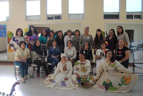 31032018 UN DíA INOLVIDABLE.  Homenaje a la Maestra Rosa María Bracho organizado por sus exalumnas de la Academia de Danza Jardín, generaciones 1960-2018.