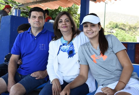 02042018 Giovanni, Olga y Sofía Greco.
