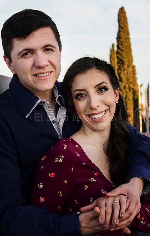 01042018 Carlos Omar Delgado Estrada y Zoar Alhelí de León Álvarez se casarán en este año.