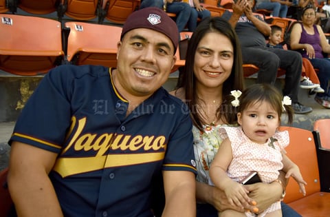 03042018 Joaquín Ávalos Soto, Ana Cristina Ávalos Serrano y Carmen Serrano.