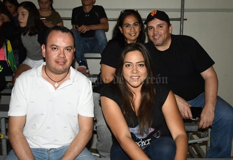 04042018 Pedro, Rosario, Carlos y Verónica.