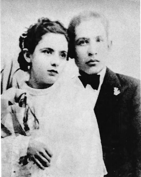 08042018 Srita. Camila Salas Valdez y Sr. Ausencio
Chavarría Cortés celebrando su union
conyugal en 1932.