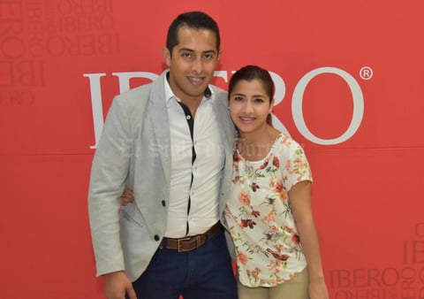 10042018 EN RECIENTE EVENTO.  Miguel y Mariana.