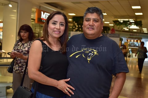 10042018 Santiago, Víctor, Patricia, Flor y Victoria.