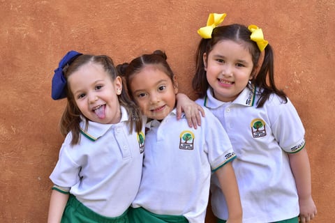 13042018 Macarena, Isabella y Paula.