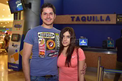 13042018 EN EL CINE.  José Luis y Aidé.
