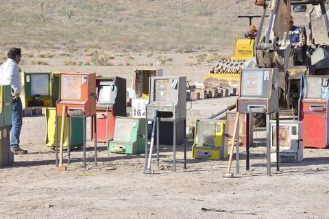 Las famosas máquinas tragamonedas fueron destruidas debido a no presentar permiso para ser utilizadas.