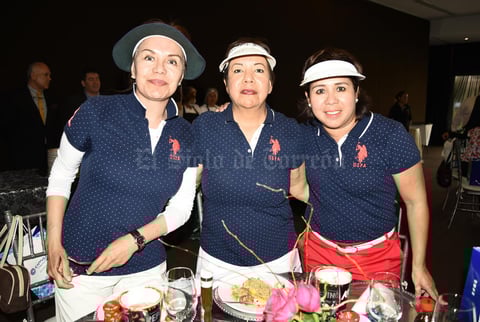 16042018 AMIGAS.  Betty Aragón, Diana Flores y Claudia Velázquez.