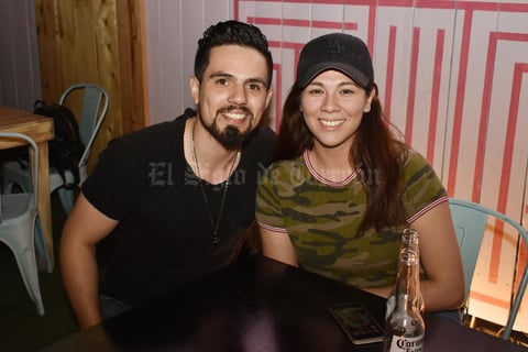 16042018 David y Paola.