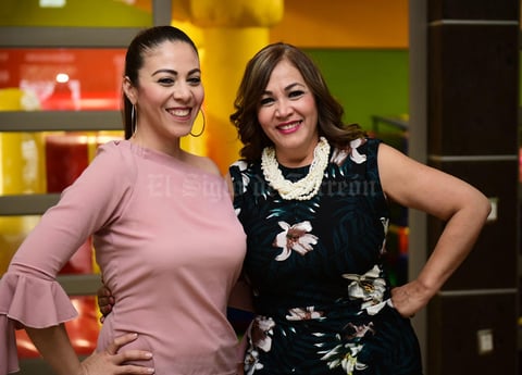 15042018 MUY CONTENTAS.  Eunice Martínez y Coco Chávez.