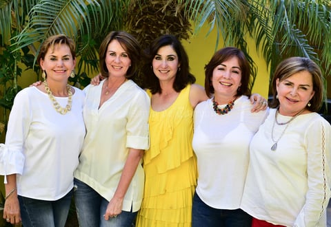Olga  Gaby  Monica  Leticia y Laura