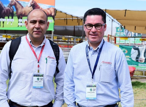 18042018 EN EVENTO GANADERO.  César y Samuel.