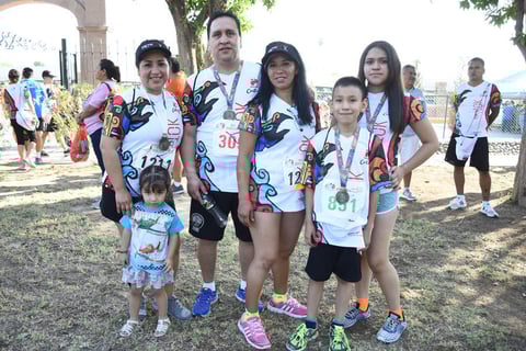 21042018 LLEGAN A LA META.  Perla, Israel, Carmen, Andrea y Giovanny.