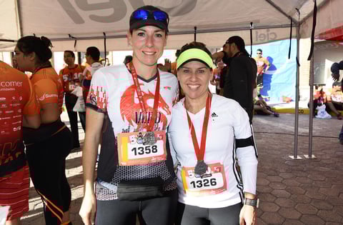 21042018 RUNNERS.  Vero y Ana Ceci participaron en reciente carrera atlética, consiguiendo mejorar sus tiempos.
