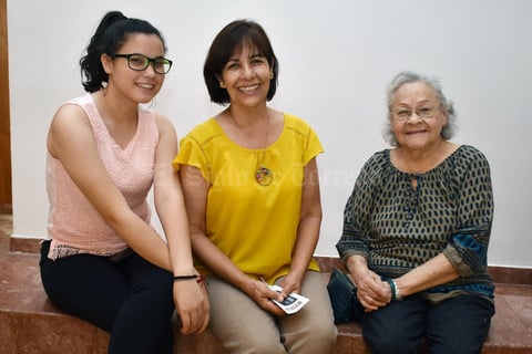 23042018 Andrea, Martha y Dolores.