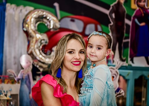 22042018 ES FESTEJADA.  Alejandra  Padrelin Sepúlveda celebrando 2 años de edad.