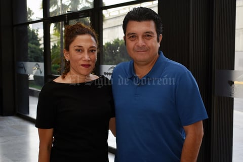 23042018 EN EL TEATRO.  Janeth y Fausto.