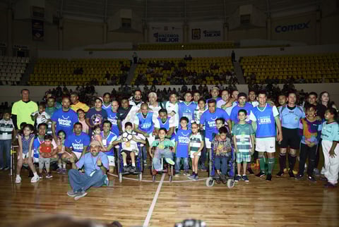 Aficionados al club lagunero pudieron ver una vez más a gran parte de sus ídolos en el Auditorio Municipal.