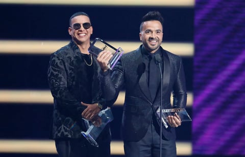 “Despacito” le otorgó a Luis Fonsi, Daddy Yankee y Justin Bieber seis premios en total, incluyendo “Hot Latin Song” Canción del Año; “Hot Latin Song” Colaboración Vocal; Canción del Año, Airplay; Canción del Año, Digital; Canción del Año, Streaming y Canción “Latin Pop” del Año.
