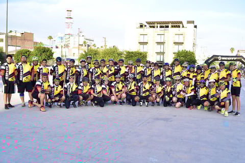 27042018 SOBRE RUEDAS.  Participan en Mega Rodada, en el marco del Día Mundial de la Bicicleta.