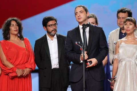 "Una mujer fantástica", que hace un grito contra los prejuicios de la sociedad ante las personas transexuales, partía como favorita con nueve nominaciones.