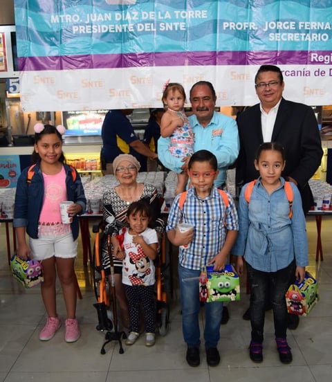 30042018 María José, Carlos, Caro, Iliana y Ray, de Matamoros, Coahuila.