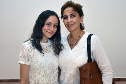 01052018 Karina y Carolina.